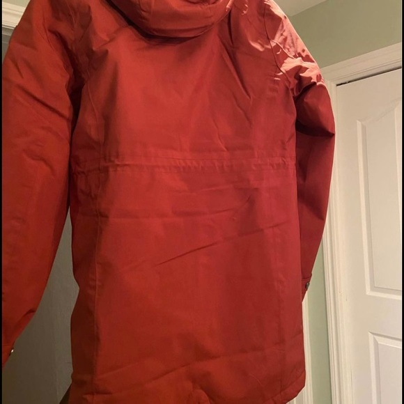 Lolë insulated Piper coat, size XS - Picture 7 of 8